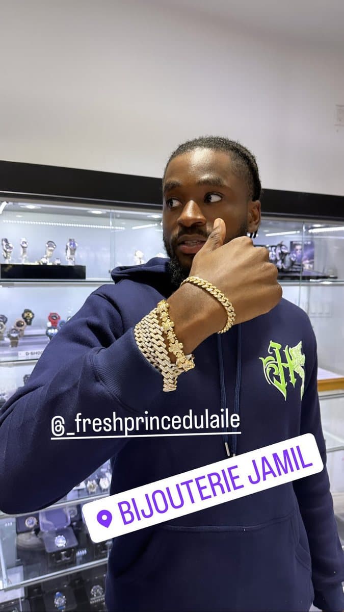 Bracelets iced en or — client à la boutique